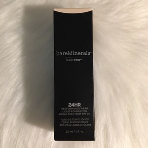 bareMinerals BAREPRO 24hr Liquid Foundation SPF 20